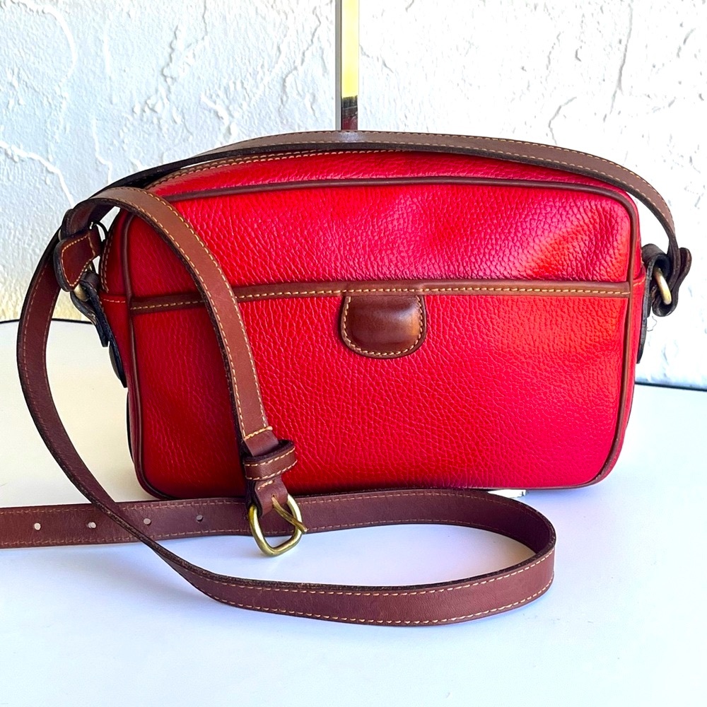 ♦️HOST PICK♦️ VINTAGE COACH SHERIDAN RED CHARLESTON CROSSBODY